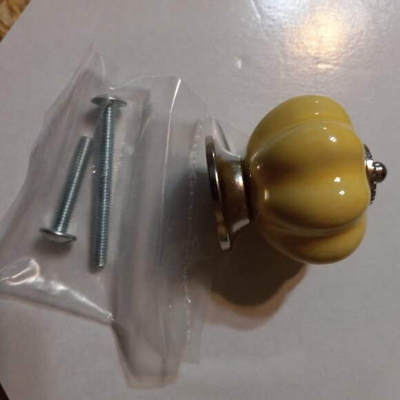 Ceramic Yellow Pumpkin Shape Cabinet Knob - Picture 3 of 4